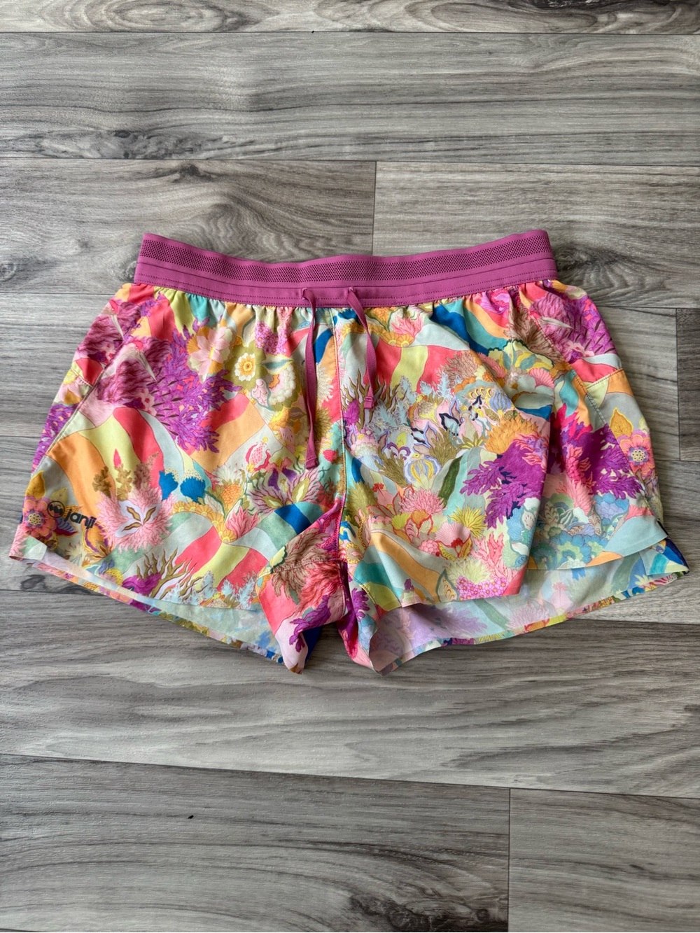 Janji 5” AFO Middle Short Size Men's Small Multicolor Floral Lightweight Running